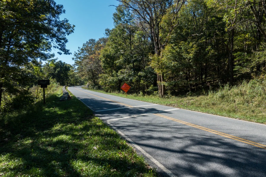 Shenandoah: Skyland-Big Meadows Horse Trail Crossing Skyline Drive
