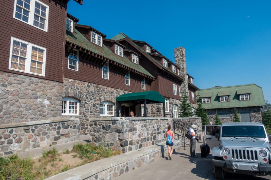Crater Lake: Front of Crater Lake Lodge