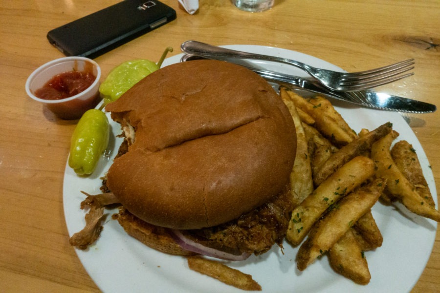 Crater Lake: Pulled Pork at Annie Creek Restaurant