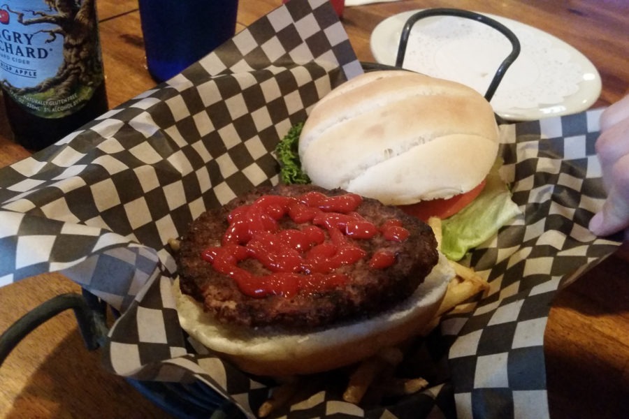 Crater Lake: Diamond Lake Resort Restaurant Burger