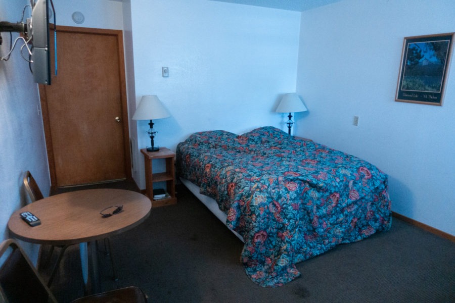 Crater Lake: Diamond Lake Resort Motel Room