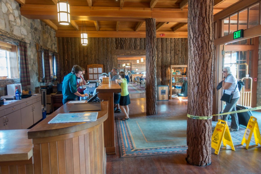 Crater Lake: Lodge Lobby