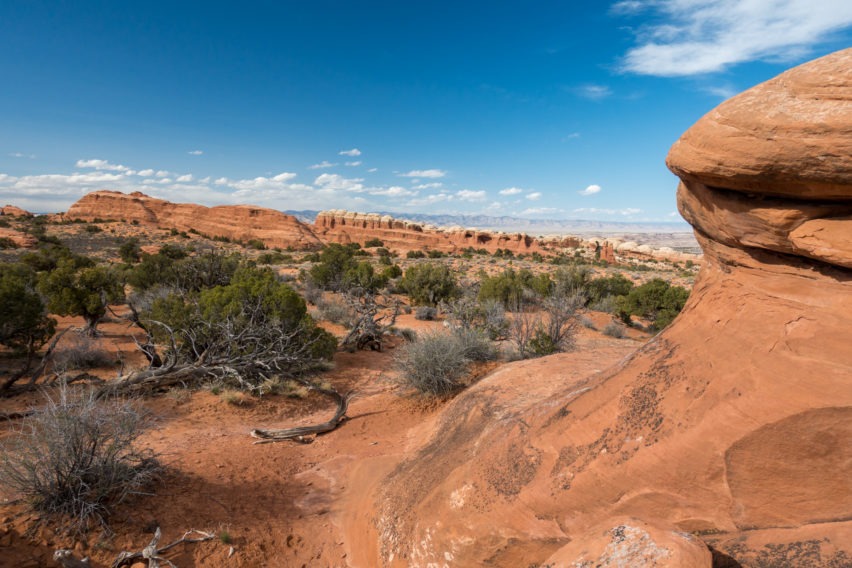 Arches: On Broken Arch Trail Looking East Toward Tapestry Arch