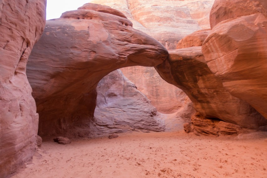 Arches: Sand Dune Arch