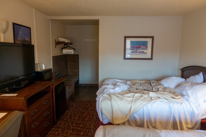 Arches: Queen Room in Inca Inn